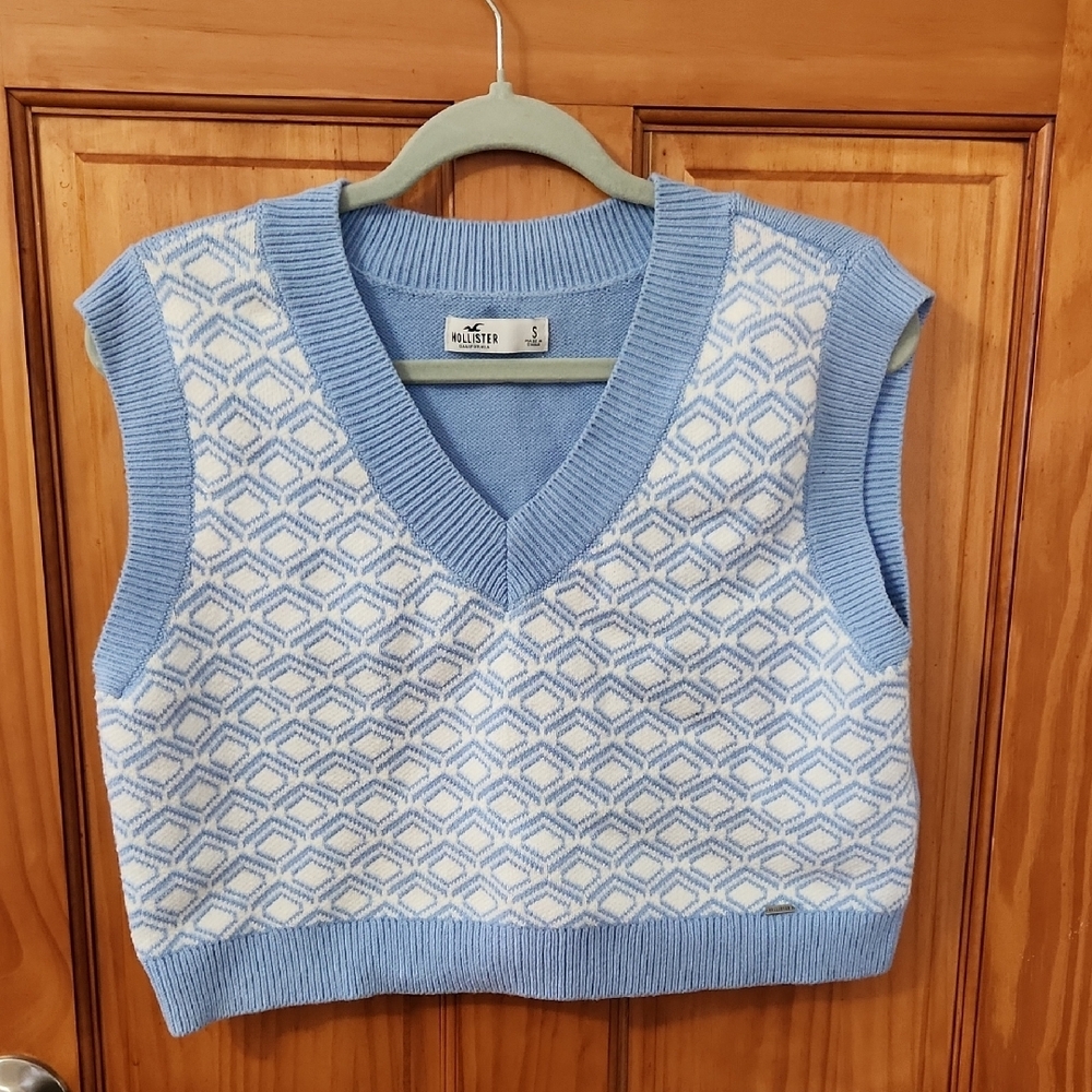 Hollister Blue and White Women's Sweater Vest